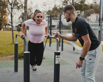 Luca romeo training coach sportif préparateur physique 42 sveltus musculation dips street workout