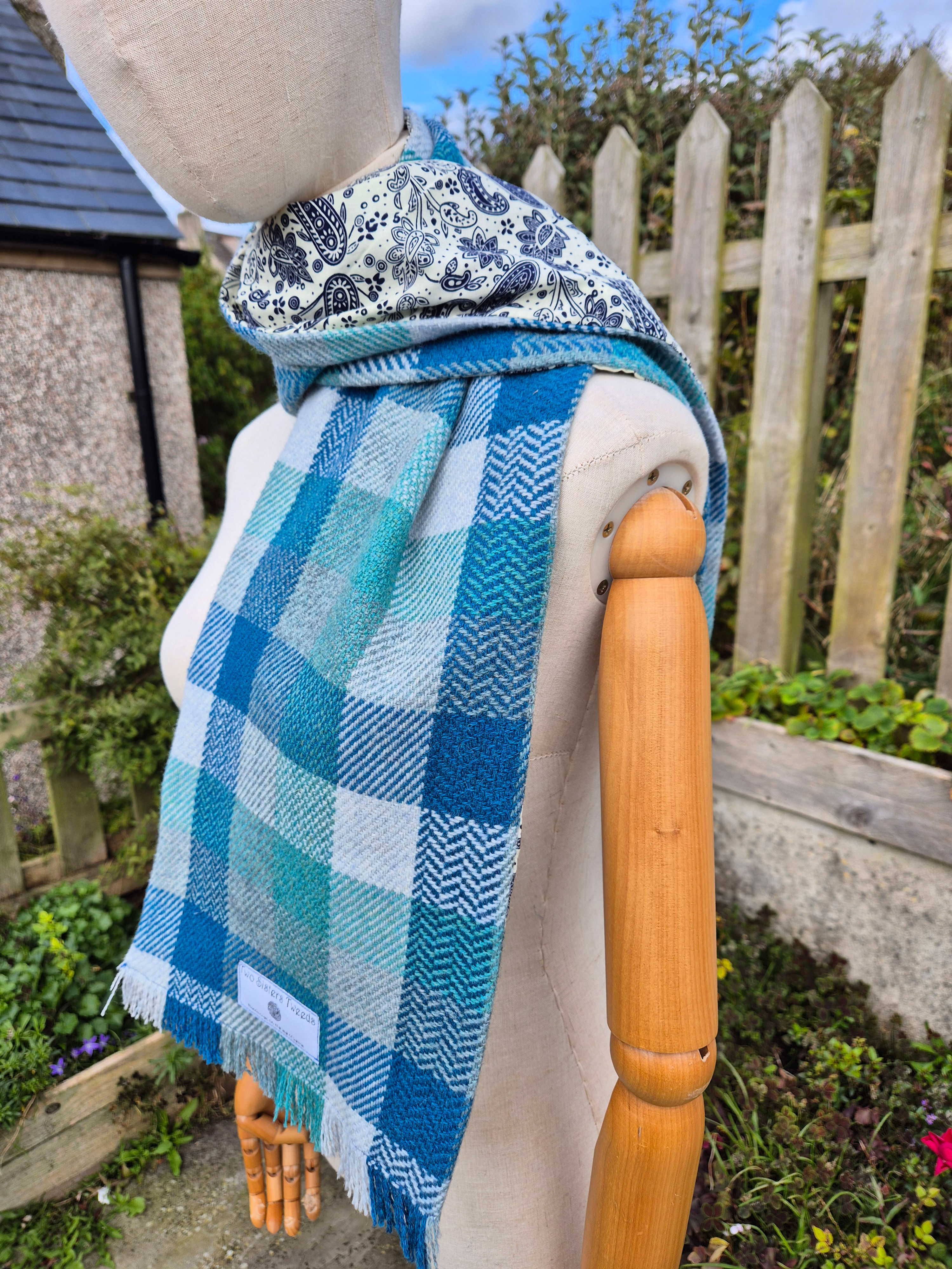 Two Sisters lambswool Tweed scarf