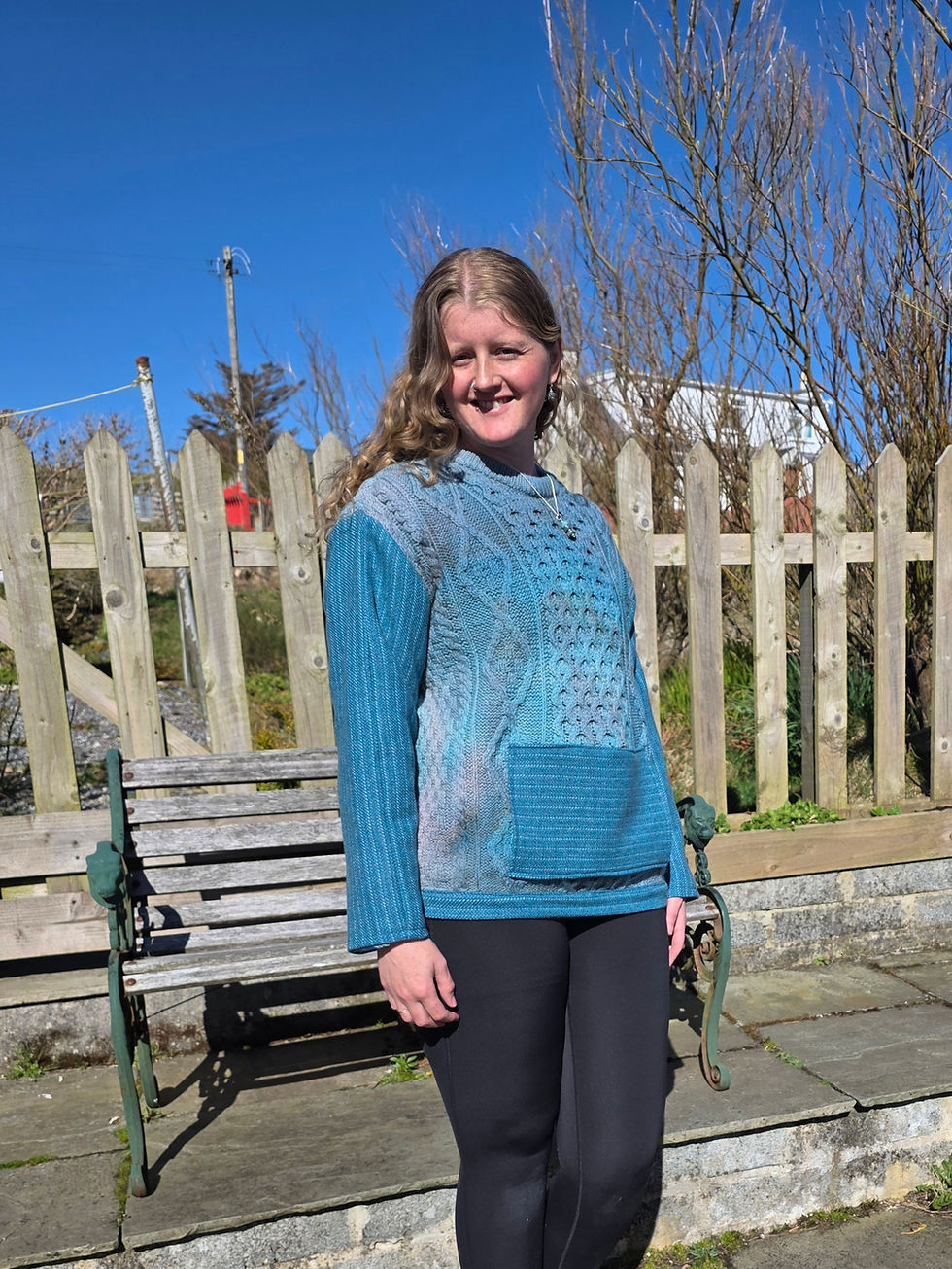 Miniatura: Hand dyed jumper with tweed sleeves and pocket
