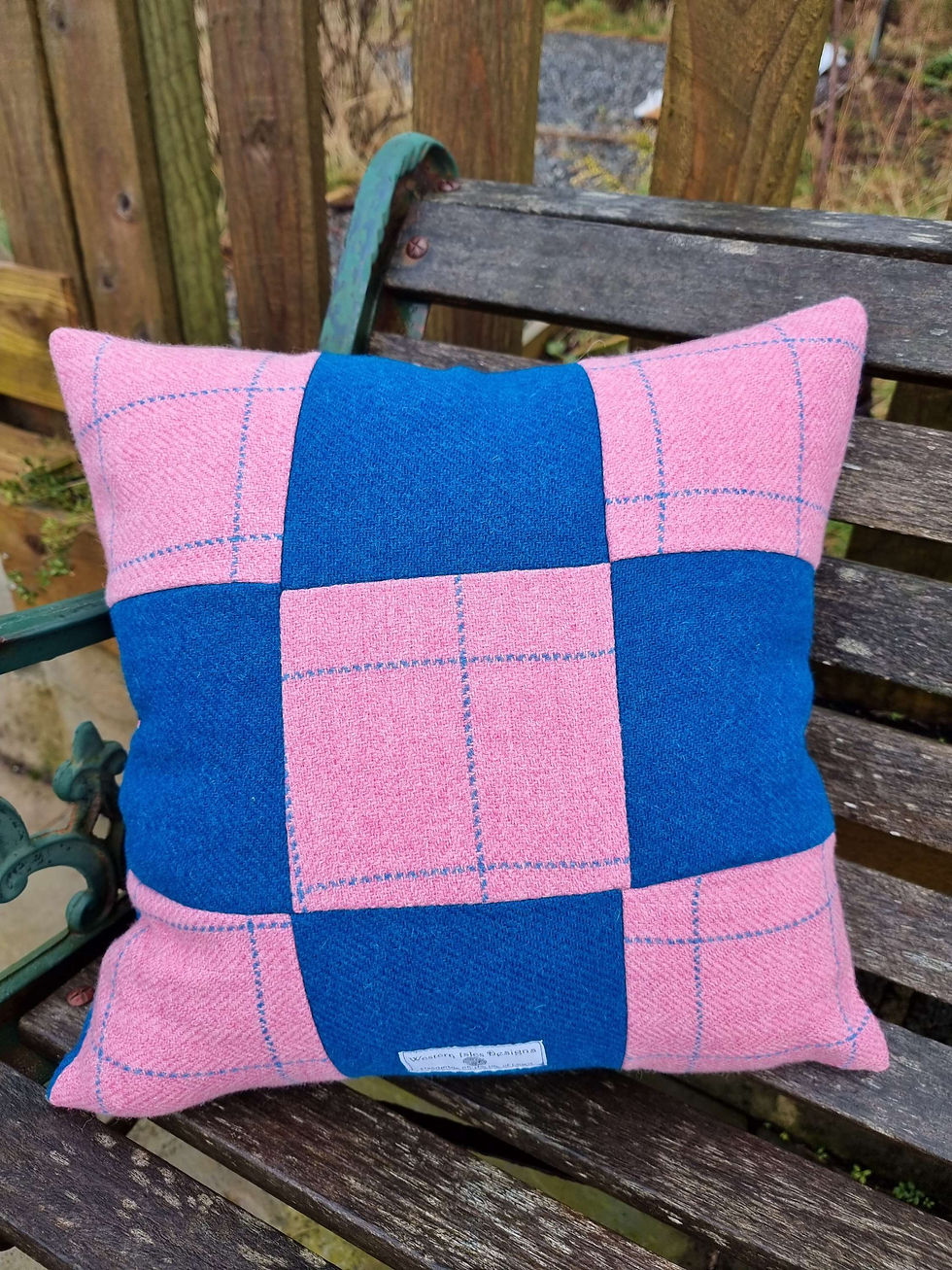 Миниатюра: Tweed and vintage quilt squares cushion cover 