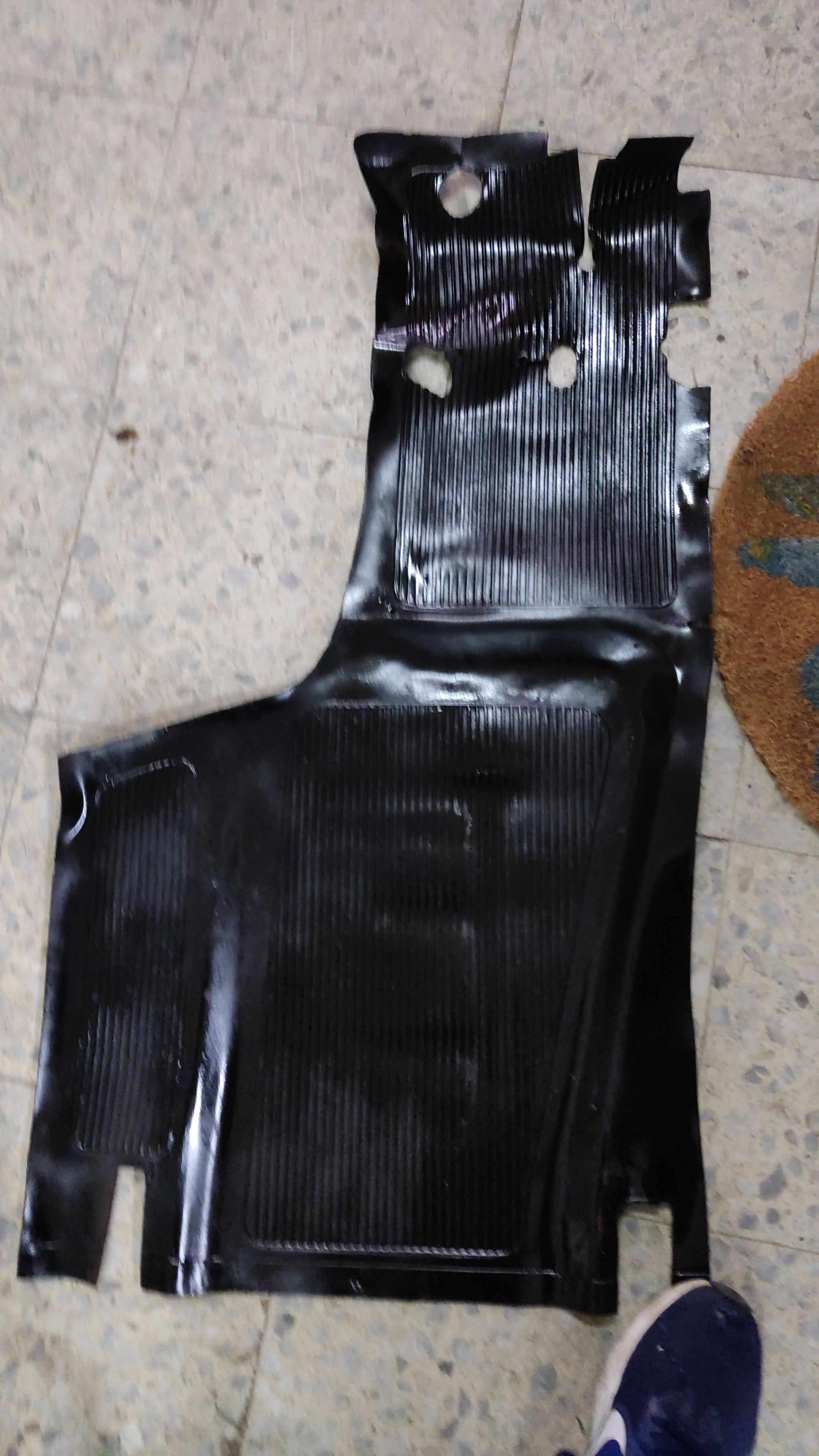 alfombrillas negras de Seat 600 