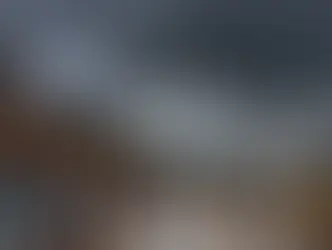 পুজোর আগে কলকাতায় ঘন কালো মেঘ ও বৃষ্টি, ভেজা রাস্তায় যানবাহন এবং দুর্গাপুজোর প্যান্ডেল তৈরির প্রস্তুতি