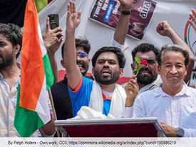 Abhijeet Dipke with Sonam Wangchuk during CJP protest