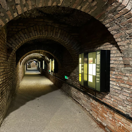 Stollen der Erinnerung und Jüdischer Friedhof in Steyr