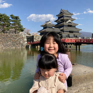 松本城と娘たち