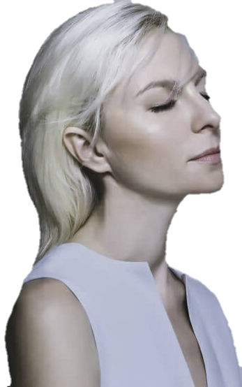 MODEL WTH FRESH CLEAN PLATINUM BLONDE