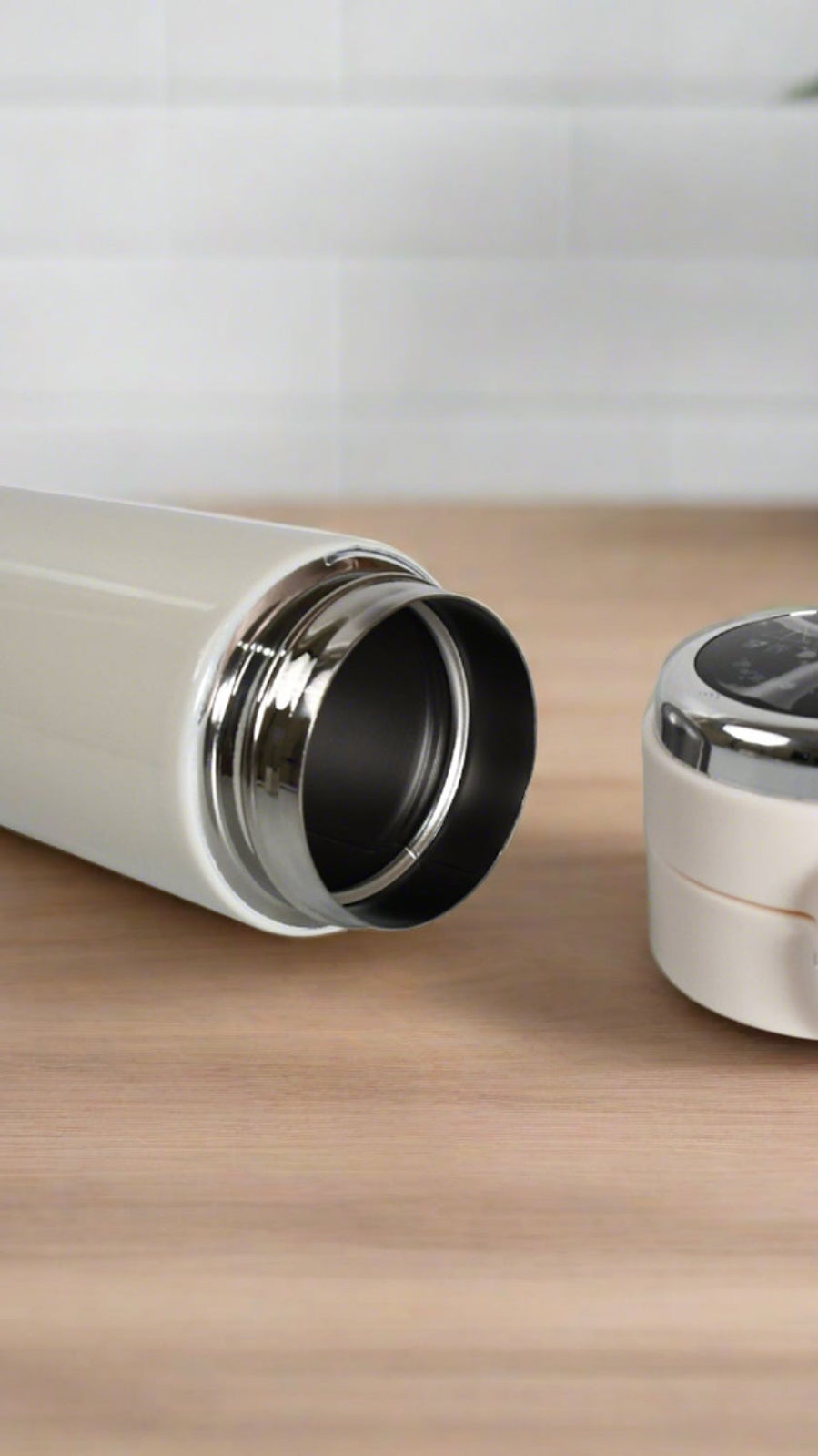 Thumbnail: Smart Vacuum Insulated Water Bottle with LED Display (320 ML)