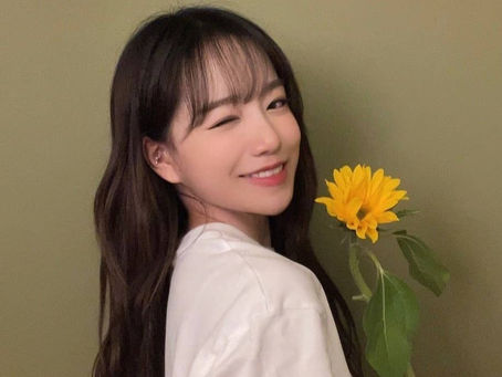 IZ*ONE’s Jo Yoo Ri Opens Official Instagram Account