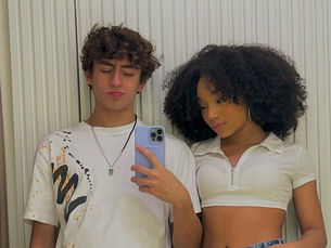 Duda Pimenta e Enzo Krieger se encontram em dia de folga das gravações