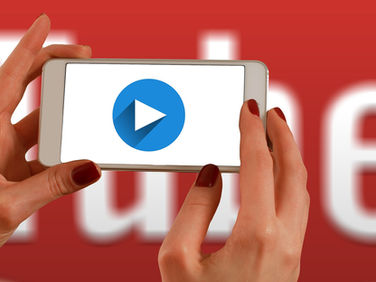 Oficina de vídeos para YouTube e programação para crianças