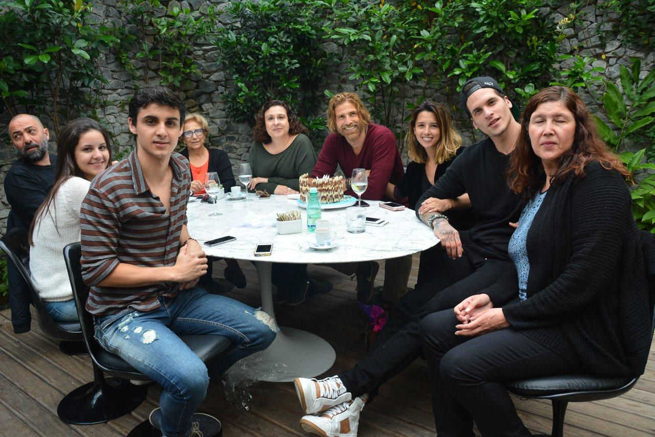 Renan Gianecchini, Giovana Gianecchini, Albrto Hiar,Heloisa Helena, Reynaldo, Tatiane Zeitunlian, Diego Fragoso e Claudia Gianecchini