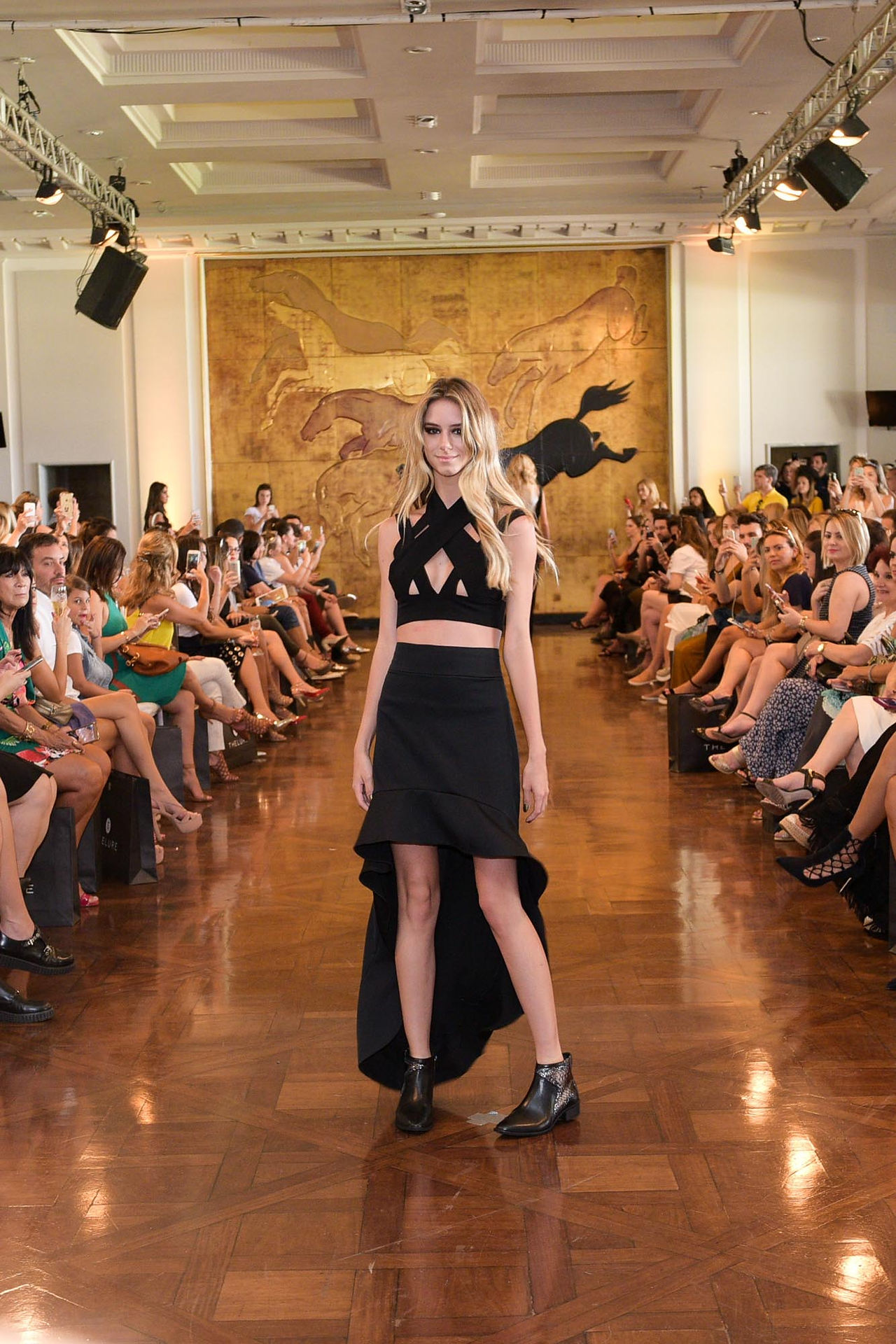 Desfile Thelure