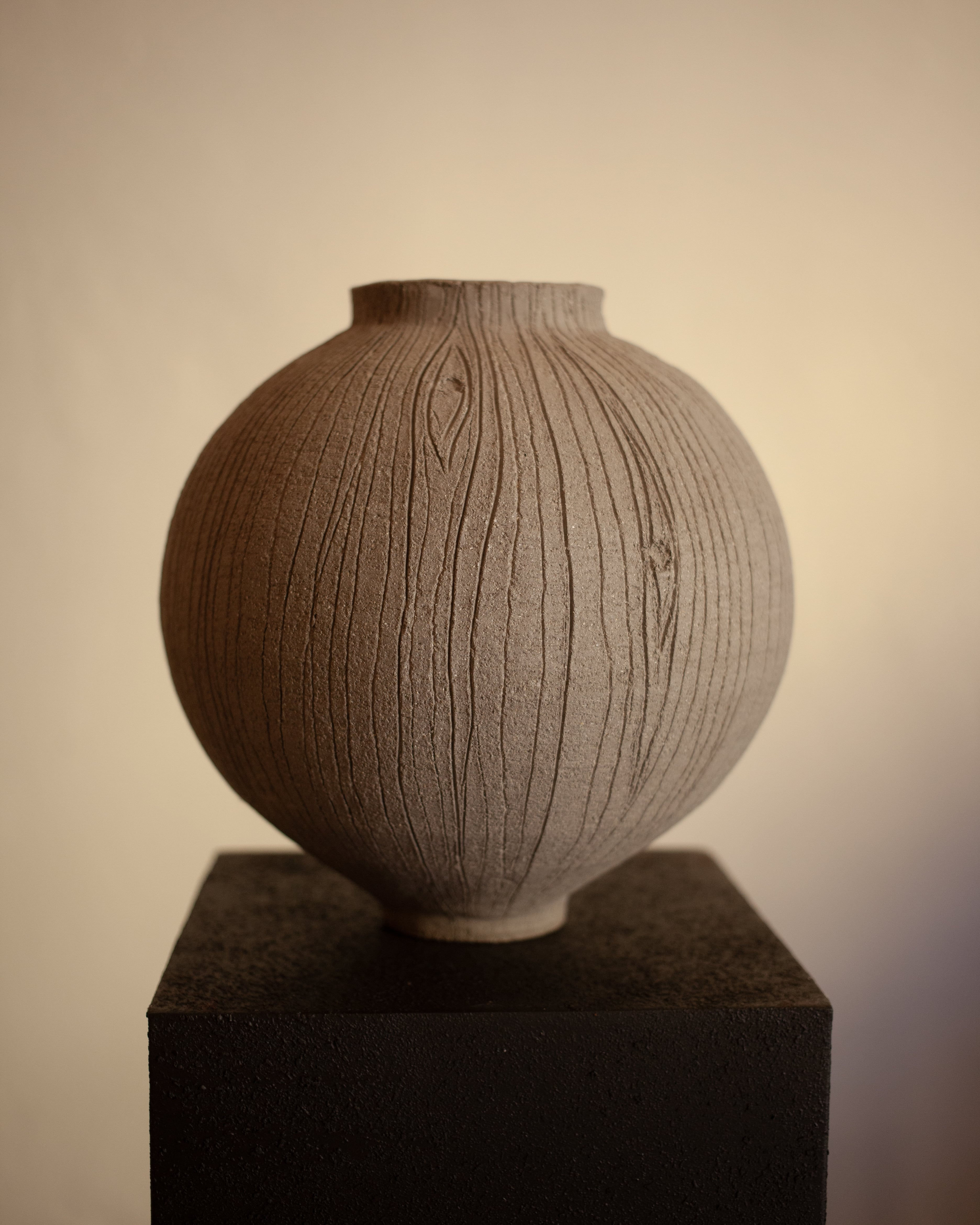 Strøm Vase by Fluuido