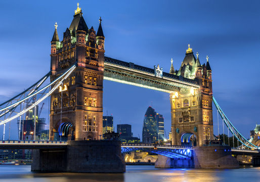 【Culture-English -zz】Connecting a Capital: London's Thames Crossings (倫敦泰晤士河口)