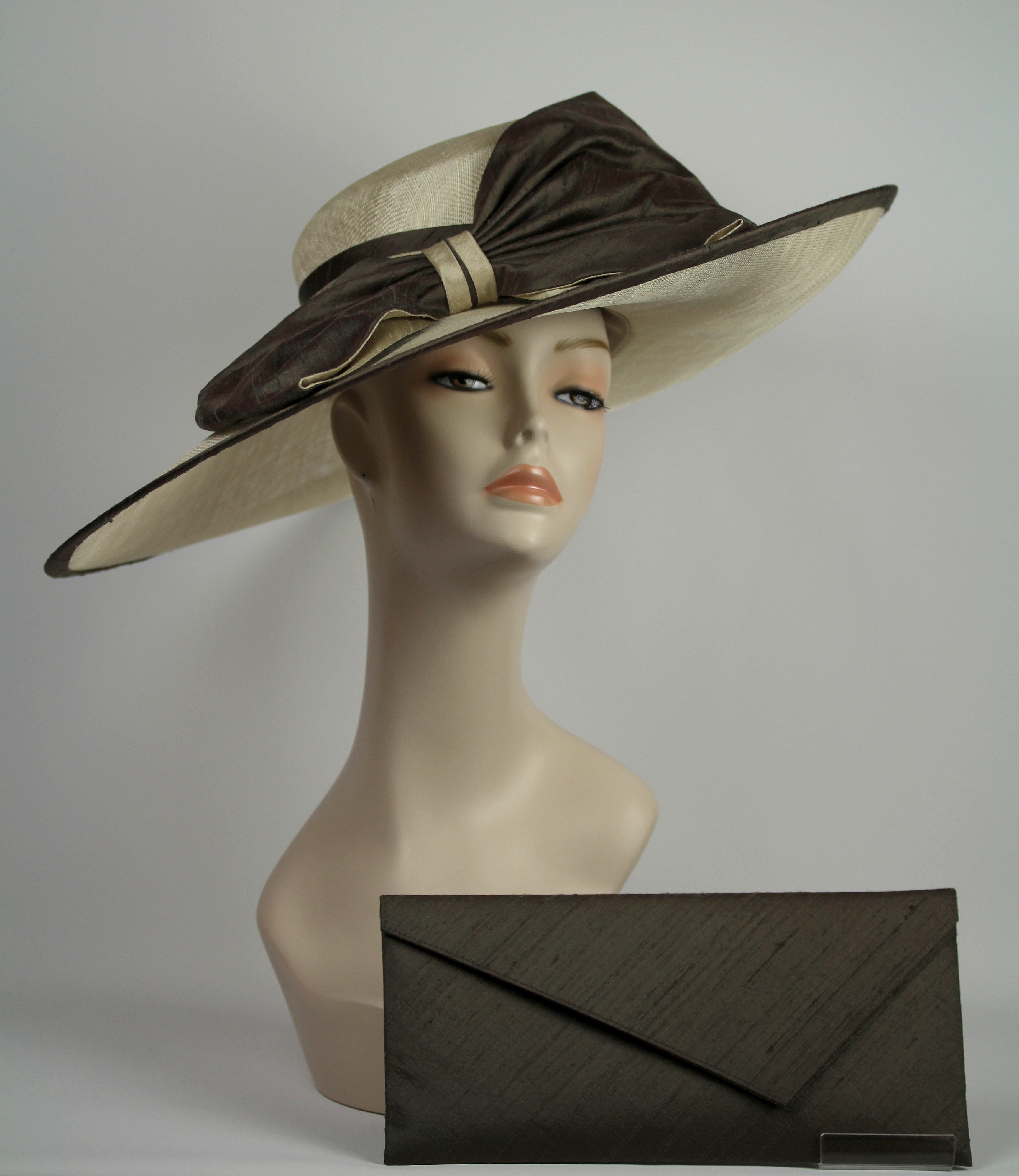 "Kensington" clutch