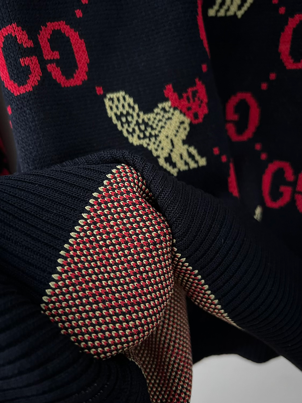 Thumbnail: Sweater GG black and red