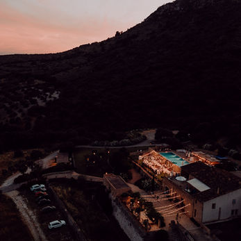 Luftaufnahme der Finca Refugium von Claudia Elisabeth Weddings & Events im Sonnenuntergang 