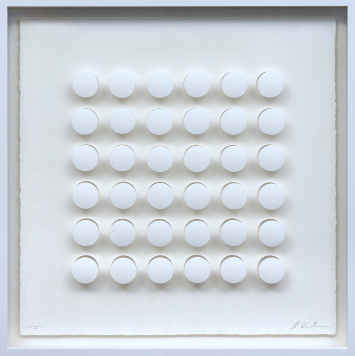 Ralph Kerstner Schwerelos 2019 Prägung in Büttenpapier 7 Ex. 55 x 55 cm