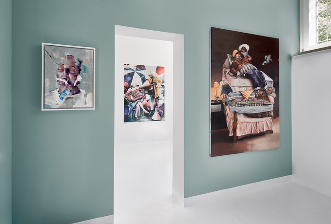 Ausstellungsansicht mit gegenständlicher Malerei von Timo von Eicken