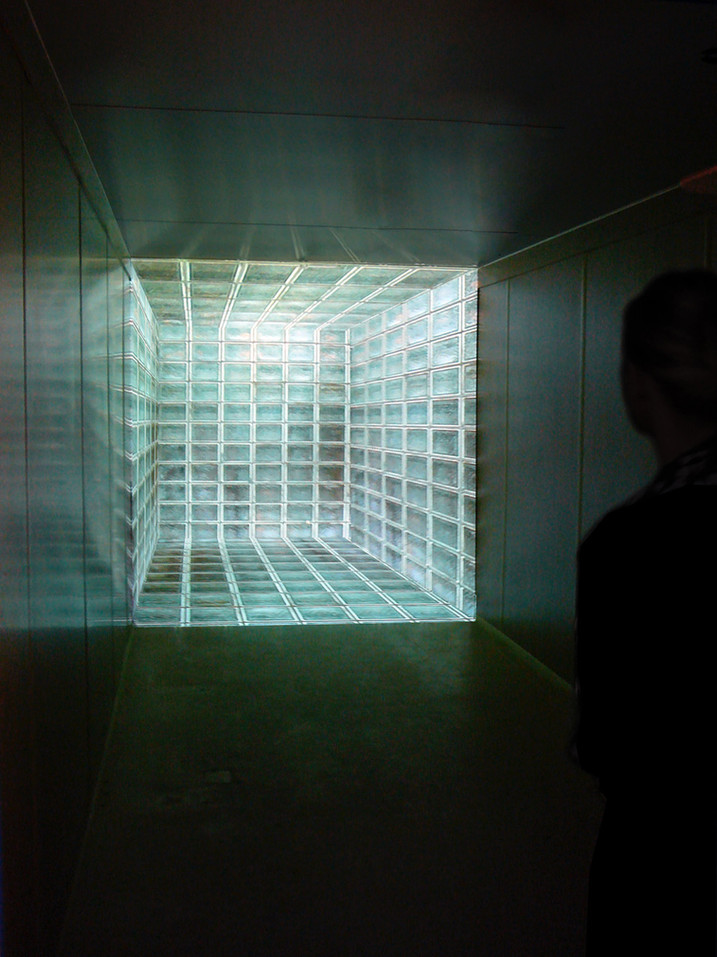 Ausstellungsansicht des Containerprojekts von Annett Zinsmeister