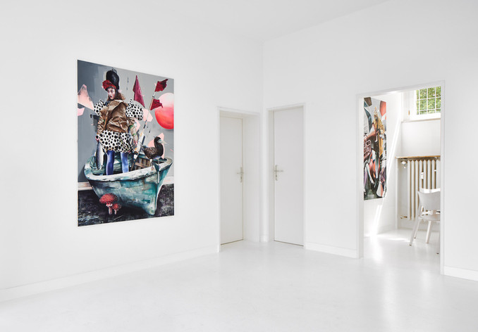 Ausstellungsansicht mit gegenständlicher Malerei von Timo von Eicken