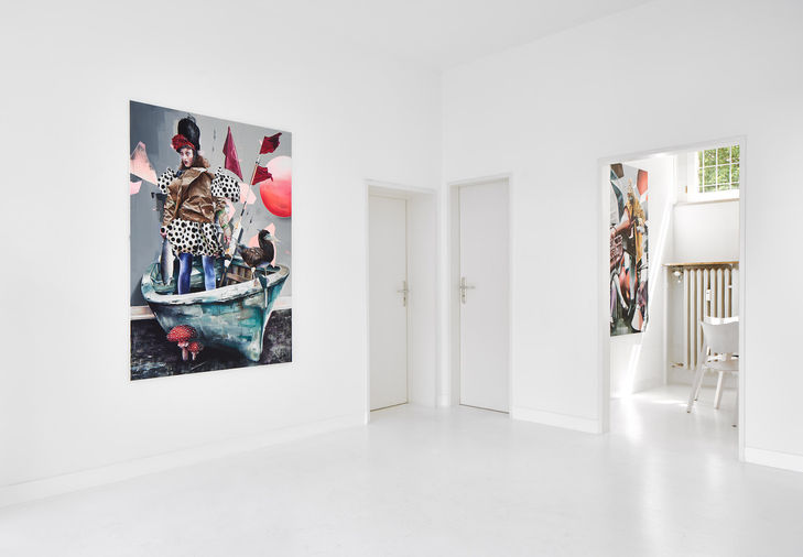Ausstellungsansicht mit gegenständlicher Malerei von Timo von Eicken