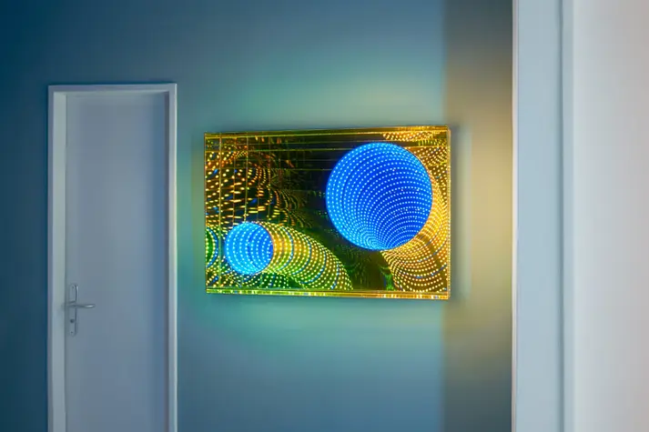 Animierte Lichtinstallation von Hans Kotter "Double View" in der Ausstellung LICHTBLICK bei Schlieder Contemporary in Frankfurt