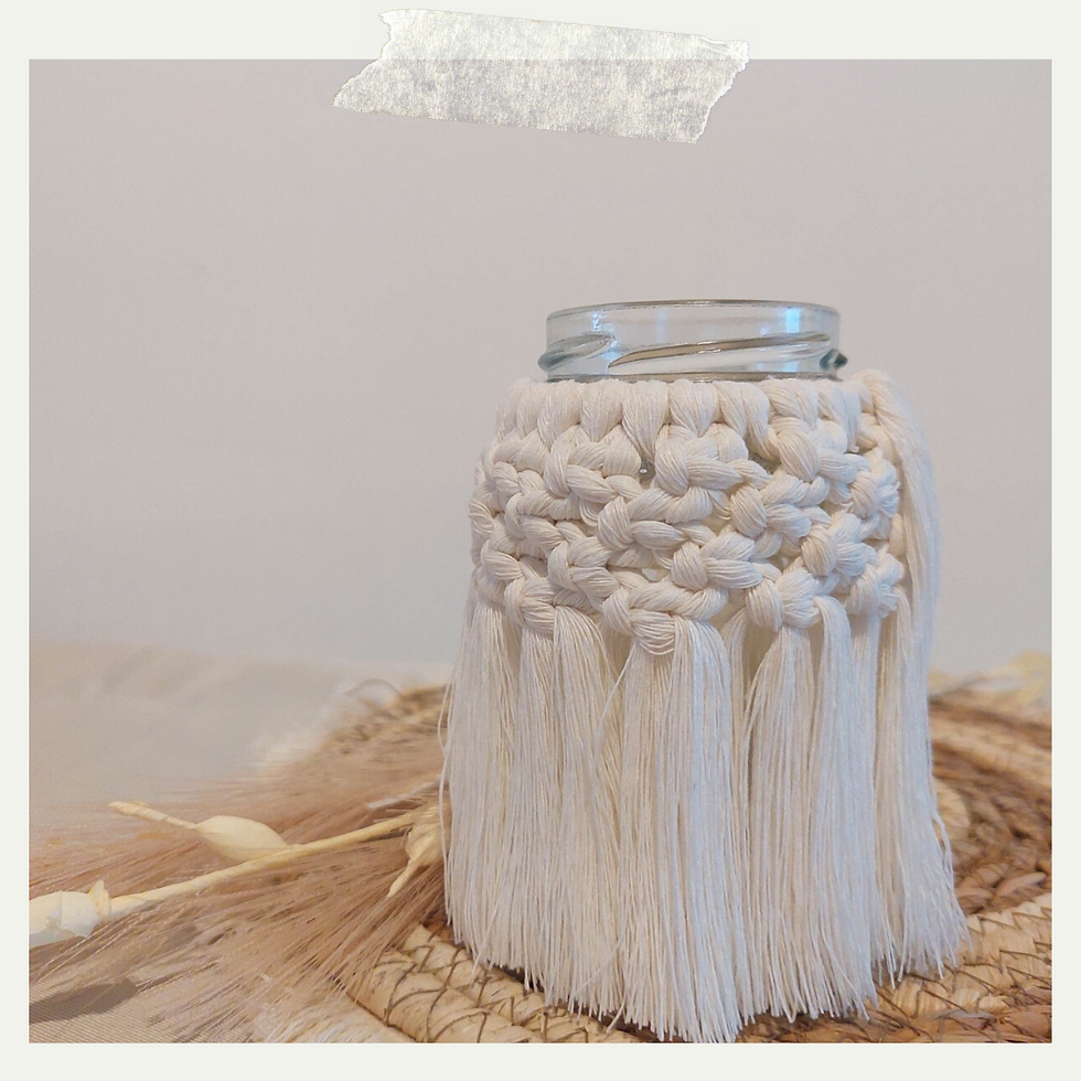 Thumbnail: handgemaakt macrame boho vaasje  voor bloemen
