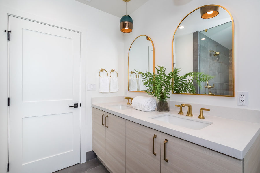 3871 Welland Avenue - MLS & Instagram Size (30).jpg