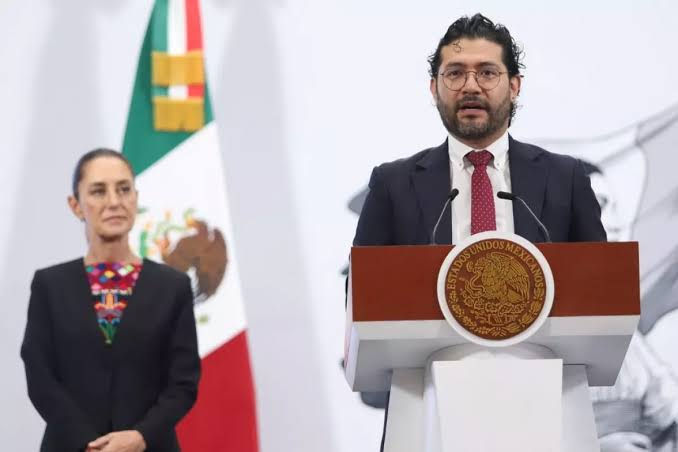 En un anuncio que impactará significativamente el panorama laboral del país, el secretario del Trabajo y Previsión Social, Marath Bolaños, ha informado que, siguiendo precisas instrucciones de la presidenta Claudia Sheinbaum, se iniciará la implementación paulatina y gradual de la semana laboral de 40 horas en México.
