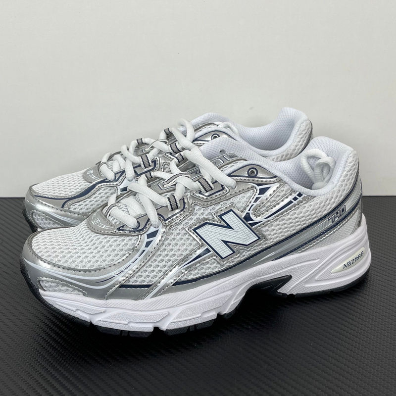 Miniatura: New Balance 740 White