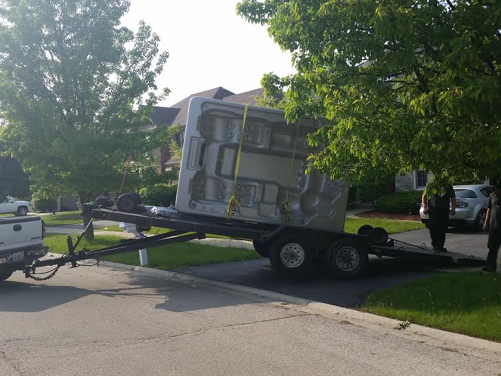 UNLOADING XL HOT TUB