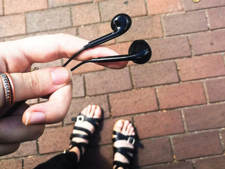 O plimbare cu muzica în urechi