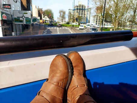 Pantofii au fost din nou pe bus