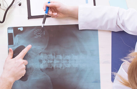 Doctors reviewing X-ray_edited_edited.jp