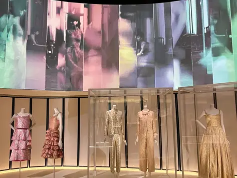 CHANEL: FASHION MANIFESTO