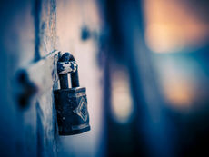 CARO ENERGIA: TRA RISPARMI E RISCHI DI “DECRESCITA FORZATA”