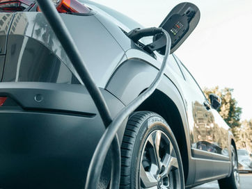 STELLANTIS CONFERMA L’IMPEGNO IN ITALIA: 400 ASSUNZIONI A MIRAFIORI E NUOVI PIANI PRODUTTIVI, MA ATTESA CHIAREZZA DALL’UE