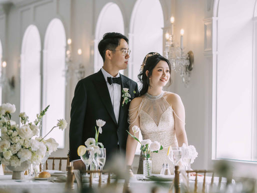 Nanina’s in the Park 春季婚礼采用白色花艺拱门 新娘手捧花与经典宴会布置呈现永恒优雅风格。