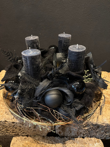Adventskranz schwarz