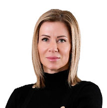 Eszter WhatsApp Image 2026-02-02 at 11.55_edited.jpg