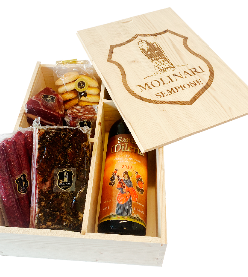 Geschenkbox-Molinari-Sempione-2025-freigestellt_Rotwein_web_edited_edited.png