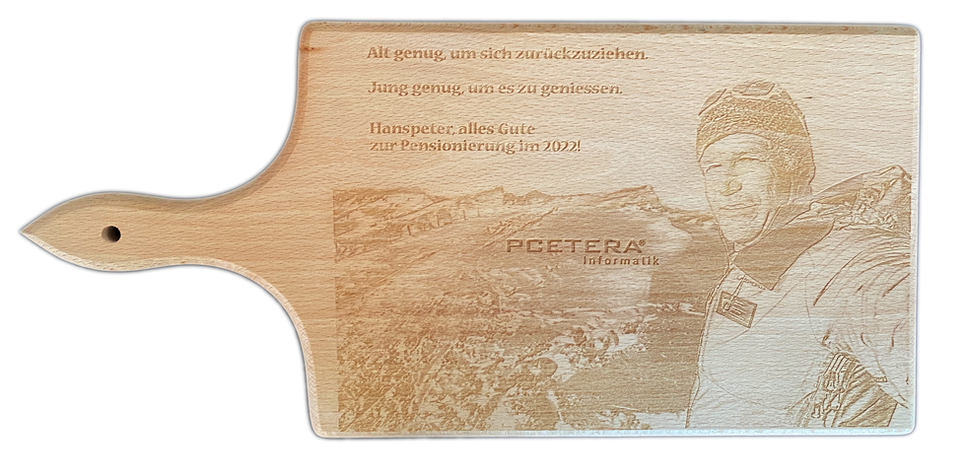 Holzbrett-Gravur-personalisiert-Design-Jubilar-Pension-MIX-Laser-3900.png
