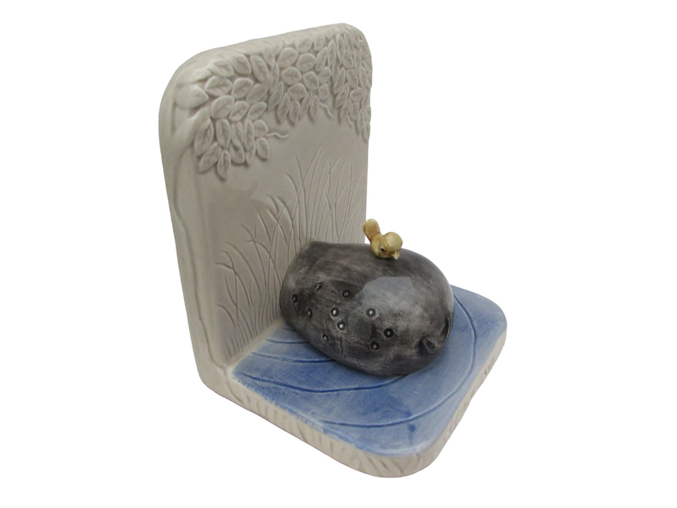 Thumbnail: Quon Quon Japanese Ceramic Hippo Bookend