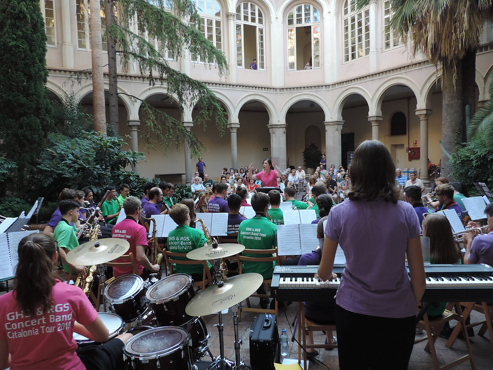 An incredible performance in central Barcelona, Gower Music Tours