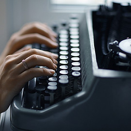 Se escribe en una máquina de escribir
