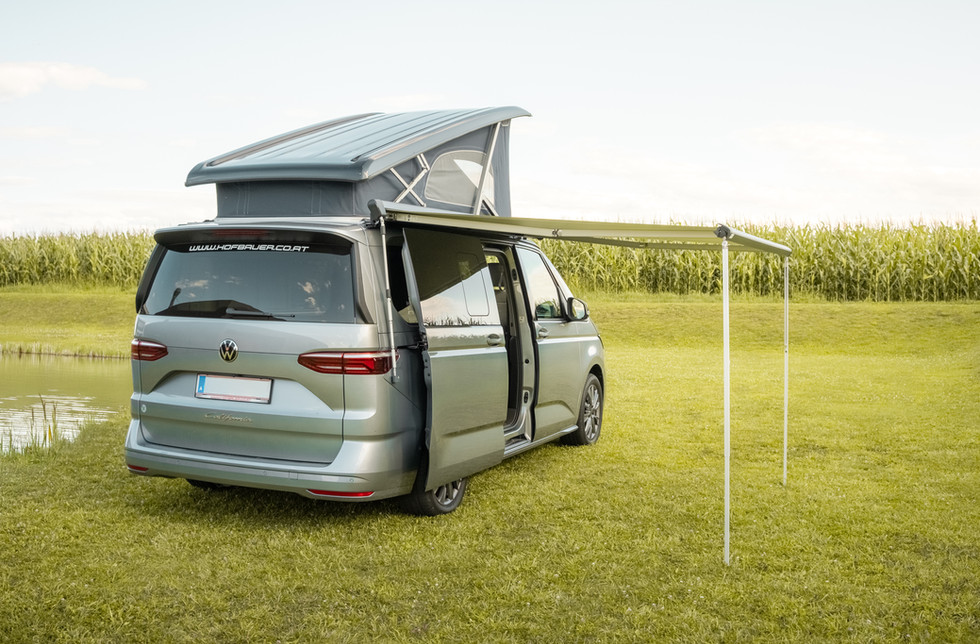 VW California Camper – Social Media Video & Fotoproduktion mit AI-Elementen für Autohaus Hofbauer