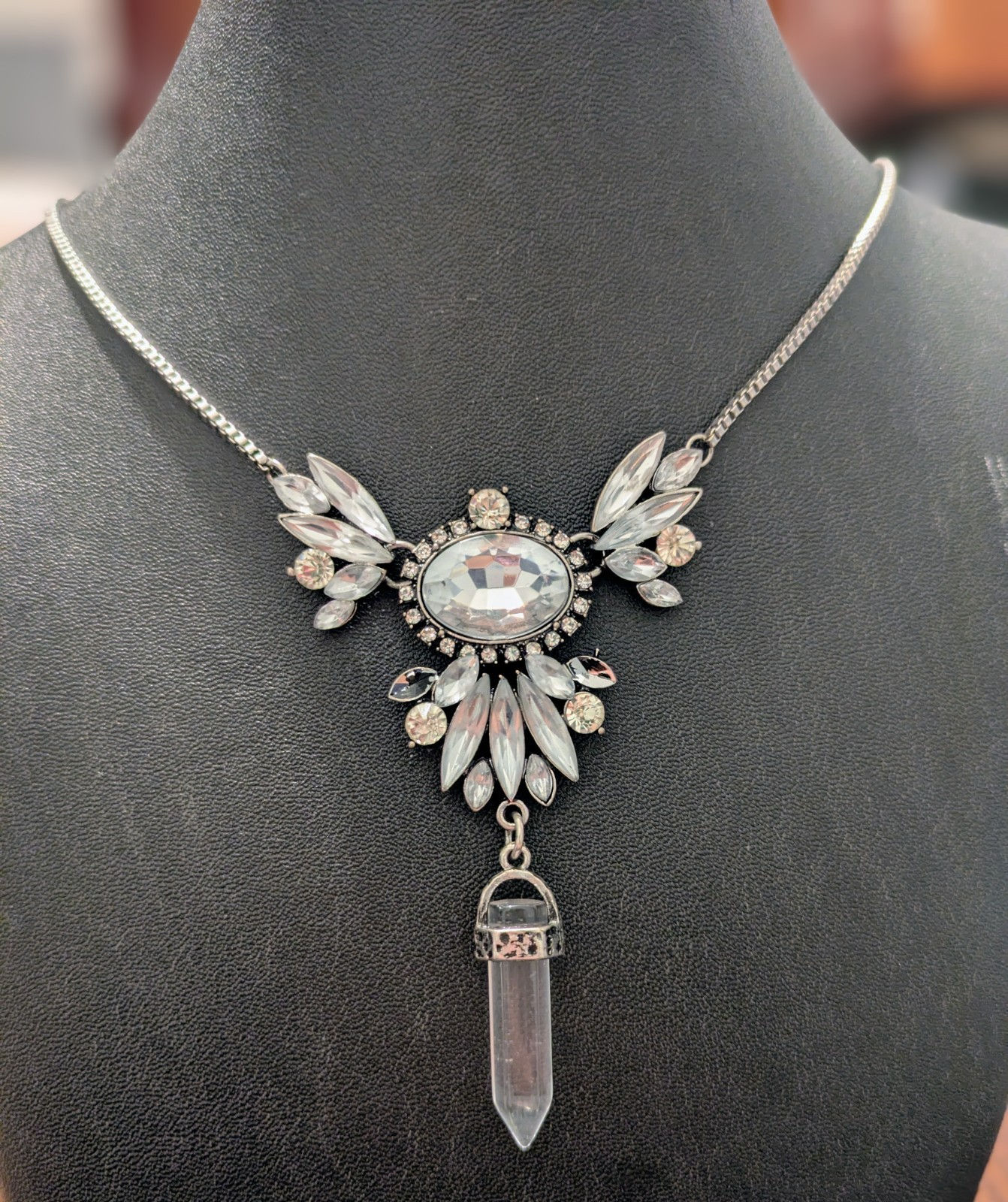 Crystal Statement Necklace – Avant‑Garde Quartz Point Choker