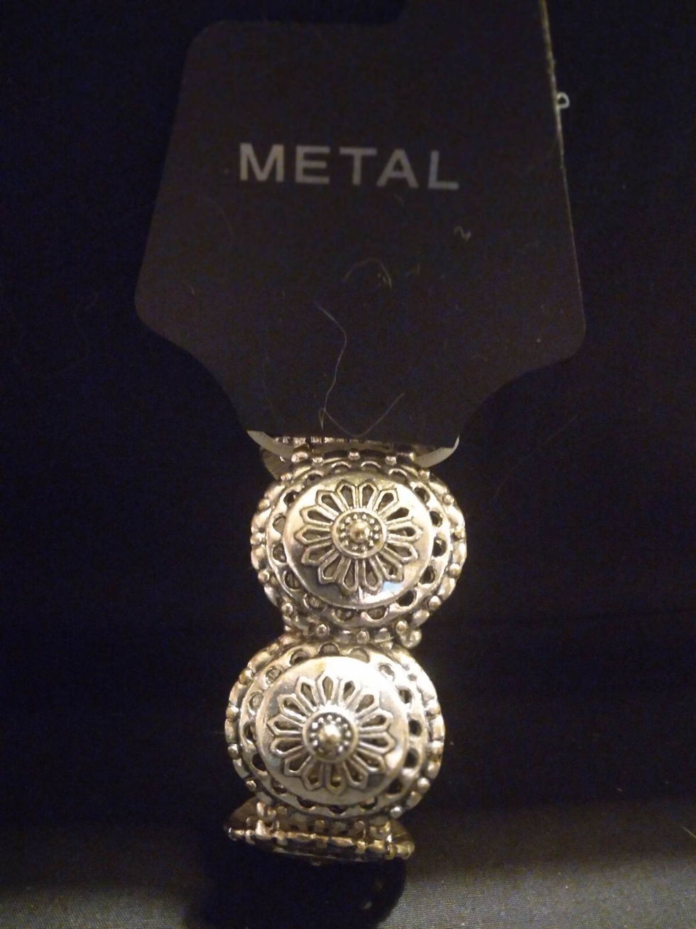 Thumbnail: Metal Filigree Silver Stretch Bracelet NEW and Boxed