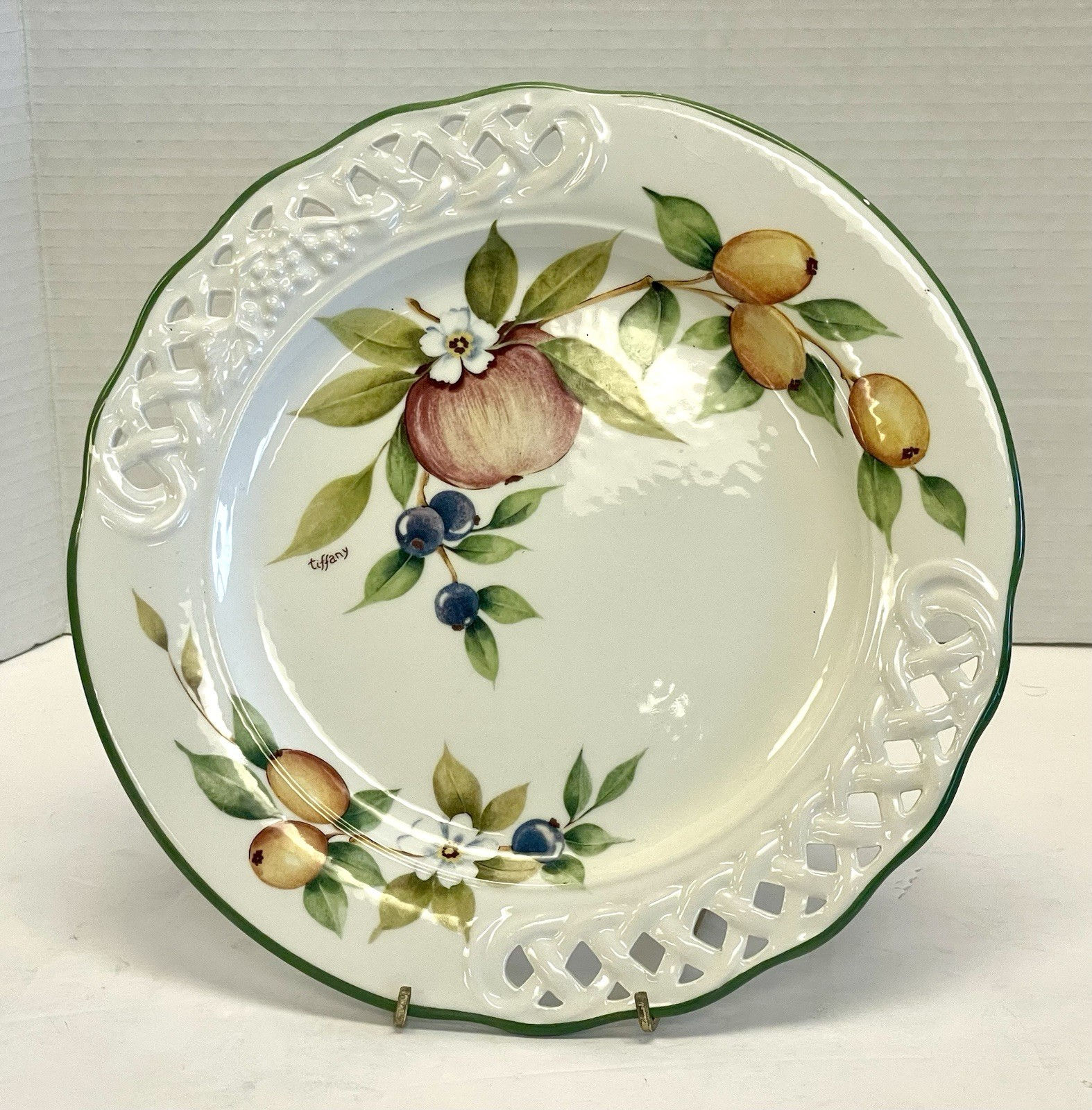 Vintage Brunelli “Tiffany” Ceramic Dinner Plate 10.5” Fruit & Floral design